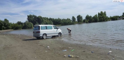 Szankciók mosógépek a városban, az udvaron, közel vízfelületek, a folyón