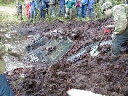 Tank a mocsárból - Honvédségi Szemle