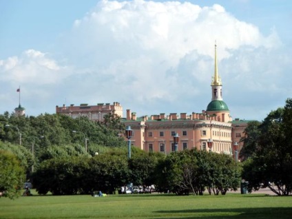 Vizite la St. Petersburg vara