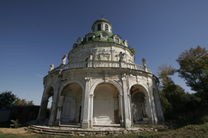 Imobilul este scufundat și biserica Nașterii Fecioarei