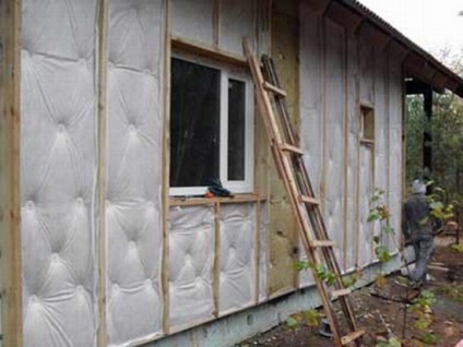 Izolarea termică a casei din lemn pe exterior cu vată minerală