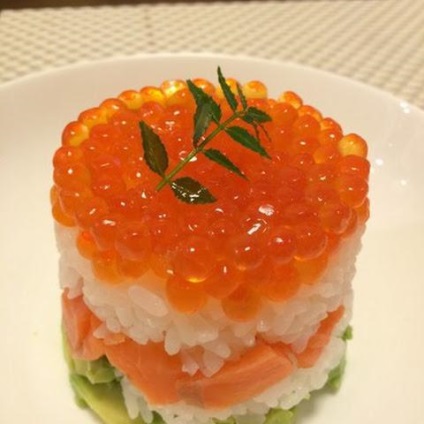 O combinație excelentă de pește roșu, caviar roșu