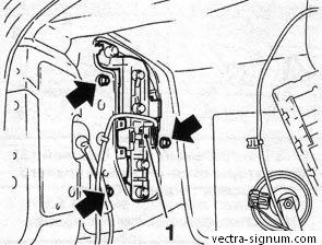 Cseréje a hátsó (lámpa eltávolítása és cseréje lámpák stop jel és balra forgás) Opel