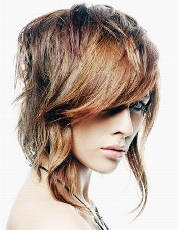 Női hajvágás közepes haj fotók a különböző modellek és video tutorials
