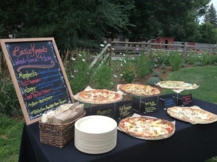 10 Ways, hogy hogyan kell megszervezni egy pizzéria az esküvőn