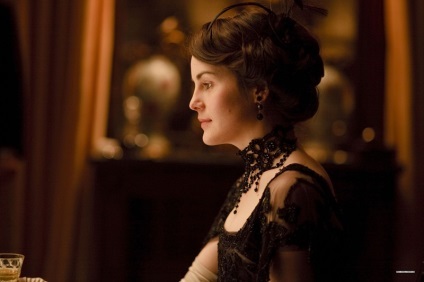 80 Foto de Mary (Michelle Dockery) în drama Downton Abbey