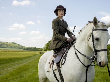 80 Foto de Mary (Michelle Dockery) în drama Downton Abbey