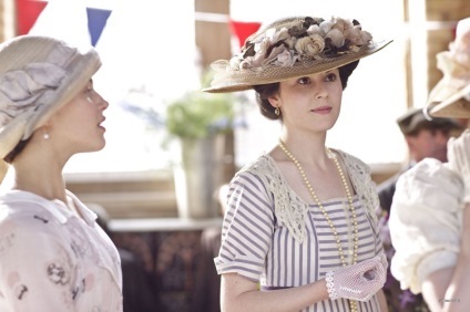 80 Foto de Mary (Michelle Dockery) în drama Downton Abbey