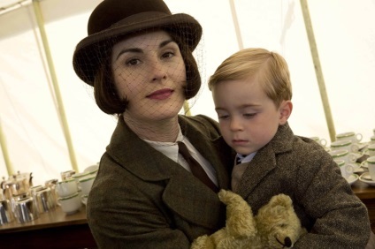 80 Foto de Mary (Michelle Dockery) în drama Downton Abbey