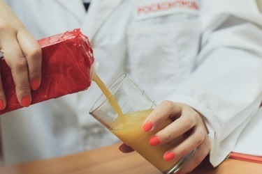 Narancslé „nem narancs és gyümölcslevek (” My Family „” Fruit) Narancslé „nem narancs juice és