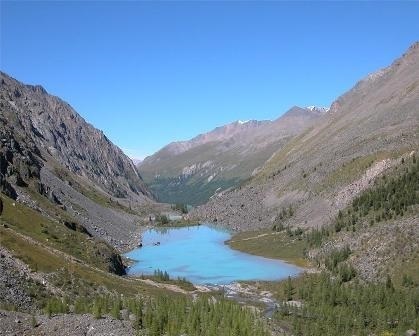 Masina pe altai de munte