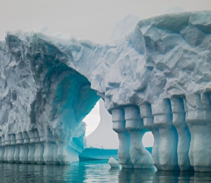 Iceberg-urile sunt reci și misterioase