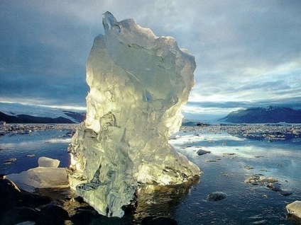 Iceberg-urile sunt reci și misterioase