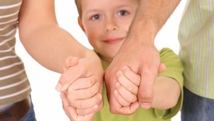 Luați copilul de mână
