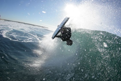Bodyboarding este primul pas spre surfing sau un sport independent, un laborator de acțiune