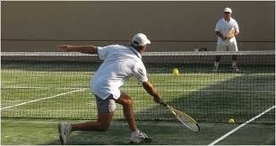 Care este diferența dintre tenis și badminton