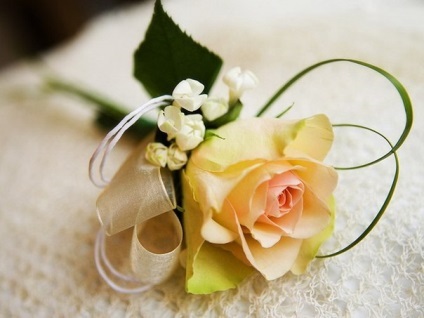 Boutonniere de flori pentru mirele din butonieră secțiune - nunta despre nunta!