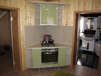 Designul unei bucătării de intrare într-o casă privată Fotografie interior, aspect mic, reparații și decorațiuni,
