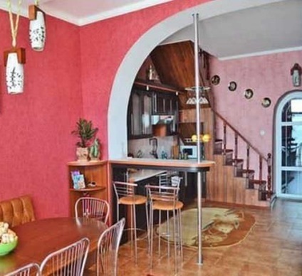 Designul unei bucătării de intrare într-o casă privată Fotografie interior, aspect mic, reparații și decorațiuni,