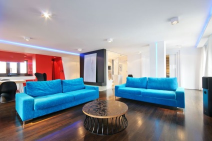 Kék kanapé a belső tér, a harmónia, bonamoda