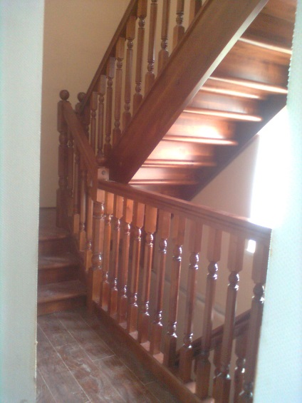 Fabricarea si instalarea scarilor din lemn in g
