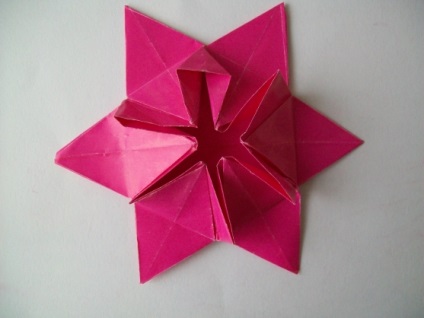 Făcând o fulg de zăpadă origami