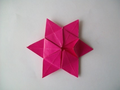 Făcând o fulg de zăpadă origami