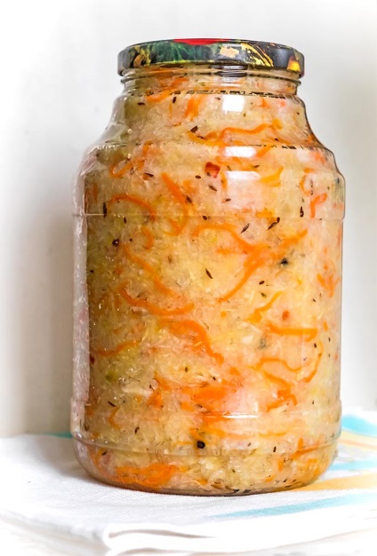 Cât de repede să fermentezi varza în bancă, pentru salată, vinaigret, supă de varză, acasă, pentru tine