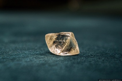 Cum diamantele sunt extrase și prelucrate - o sursă de bun umor