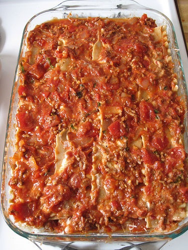Cum se prepară lasagna pentru o descriere a felului de mâncare, ingredientelor și modului de gătit la domiciliu