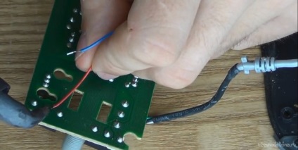 Cum pot face un mouse vibrator pentru jocuri pe calculator cu mâinile mele