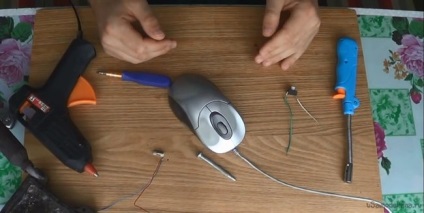 Cum pot face un mouse vibrator pentru jocuri pe calculator cu mâinile mele