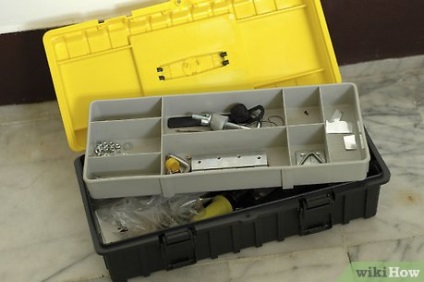 Cum să organizați o cutie cu instrumente
