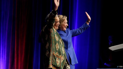 Clinton a apărut pentru prima oară în public după înfrângere
