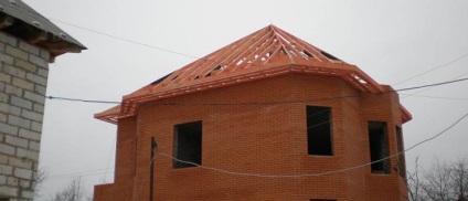 Construcția sistemului de basculare cu balamale pe acoperiș, calcul, instalare