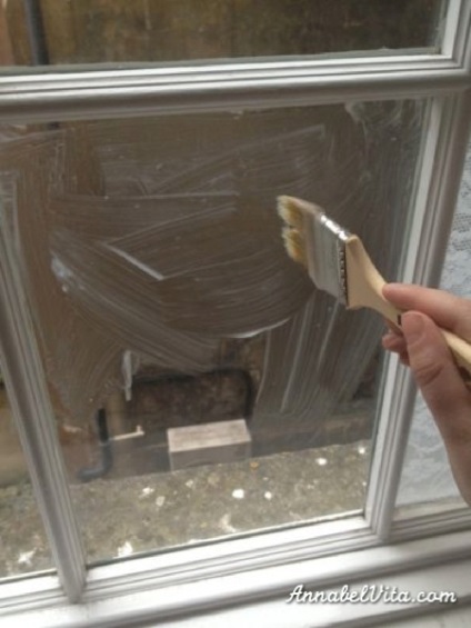 O modalitate frumoasă de a vă proteja ferestrele de vederi curioase, trucuri de viață