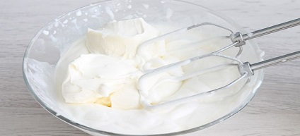 Crema de mascarpone pentru prăjituri - rețete din smântână, lapte condensat, smântână și unt