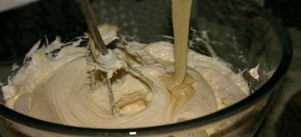 Crema de mascarpone pentru prăjituri - rețete din smântână, lapte condensat, smântână și unt