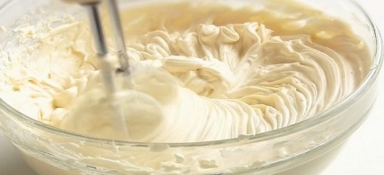 Crema de mascarpone pentru prăjituri - rețete din smântână, lapte condensat, smântână și unt