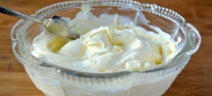 Crema de mascarpone pentru prăjituri - rețete din smântână, lapte condensat, smântână și unt