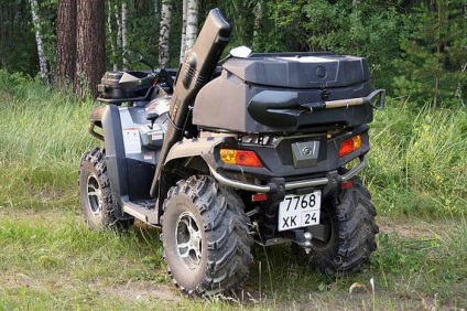 Fixarea cutiei sau a suportului pentru pistol pe ATV-ul pregătit pentru vânătoare