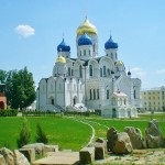 Mănăstirea deșerturilor Tikhonov (primăvara de scăldat), fotografie, hartă