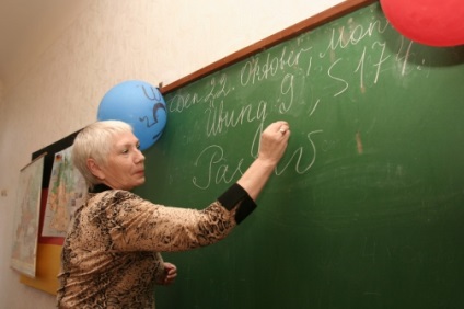 De-a lungul cadrelor didactice, trei luni au strigat crud Irkutsk clasa a noua (video)