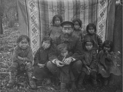 Necunoscute rusia aborigenii din Sahalin pe fotografiile fiului blindat din Pilsudski