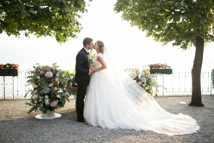 Comói-tó esküvő varázsát Anastasia és Jacob Olaszországban - esküvői inspiraton