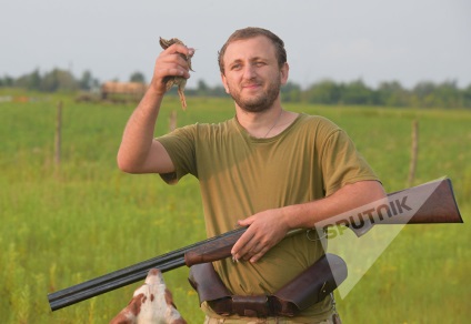 Caracteristici de vânătoare de câini naționale, păsări de curte, două trunchiuri