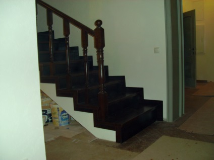 Finisarea scărilor din beton cu lemn masiv