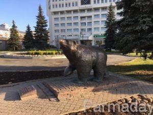 Az emlékmű medve Perm - egy mackó, mely átmegy a város