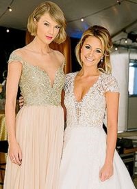 Singerul Taylor Swift a părăsit nunta prietenului ei din copilărie