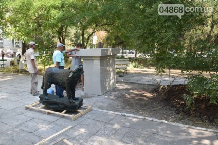 Sub Odesa, a fost instalat un monument pentru un câine, care aștepta proprietarul la 10 ani după moartea sa, Odessa